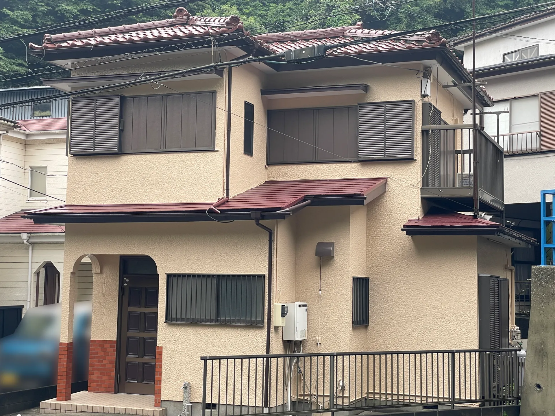 アステックペイント「ミッドビスケット」であたたかみのある外観に。長く色合いを保つ外壁。R8.6横須賀市O様邸